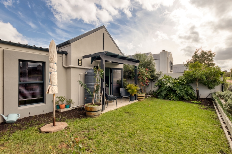 To Let 4 Bedroom Property for Rent in Aan de Wijnlanden Western Cape